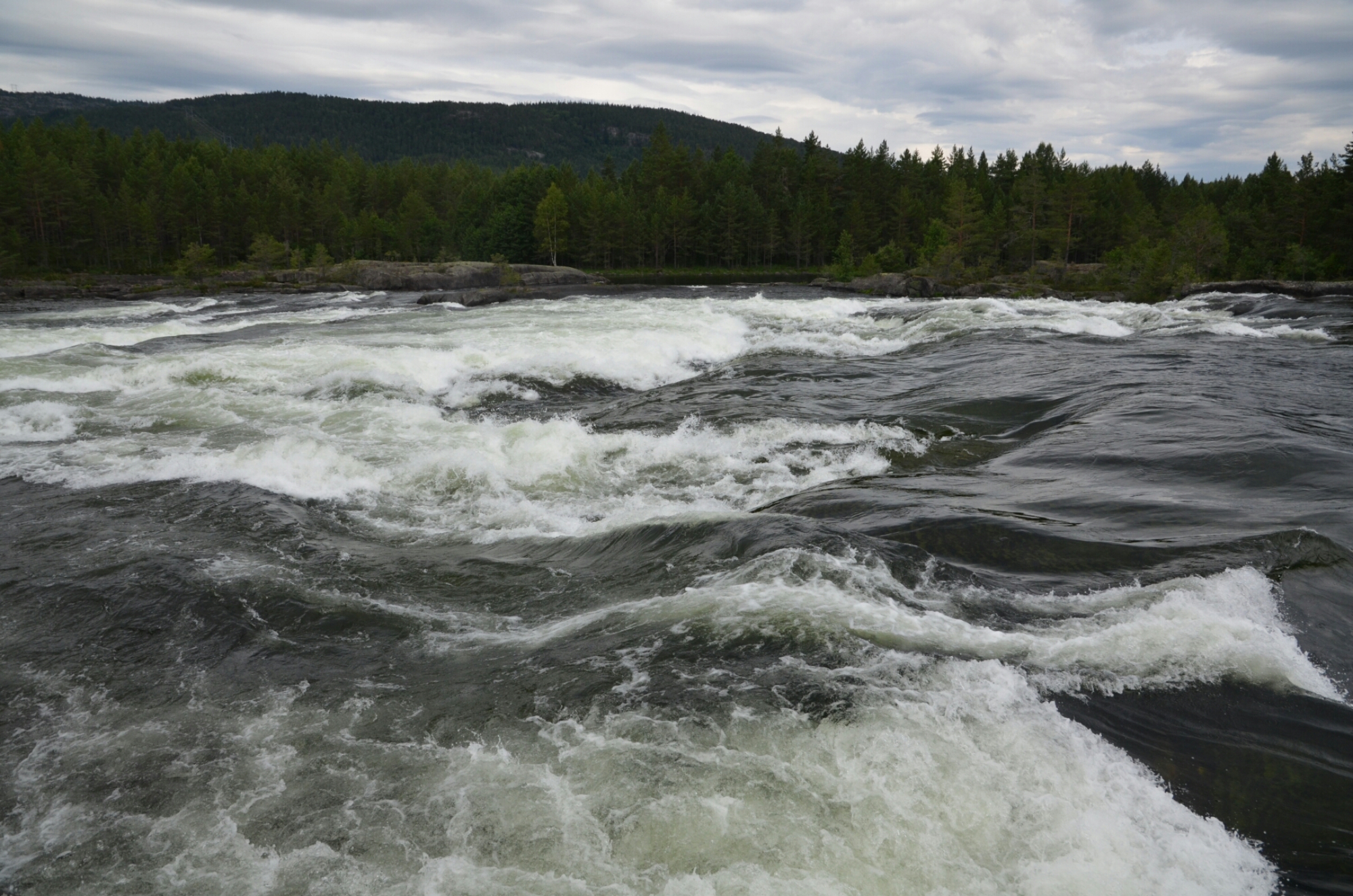 Stromschnellen des Syrtveitfossen (bei Evje) Stromschnellen des Syrtveitfossen (bei Evje)