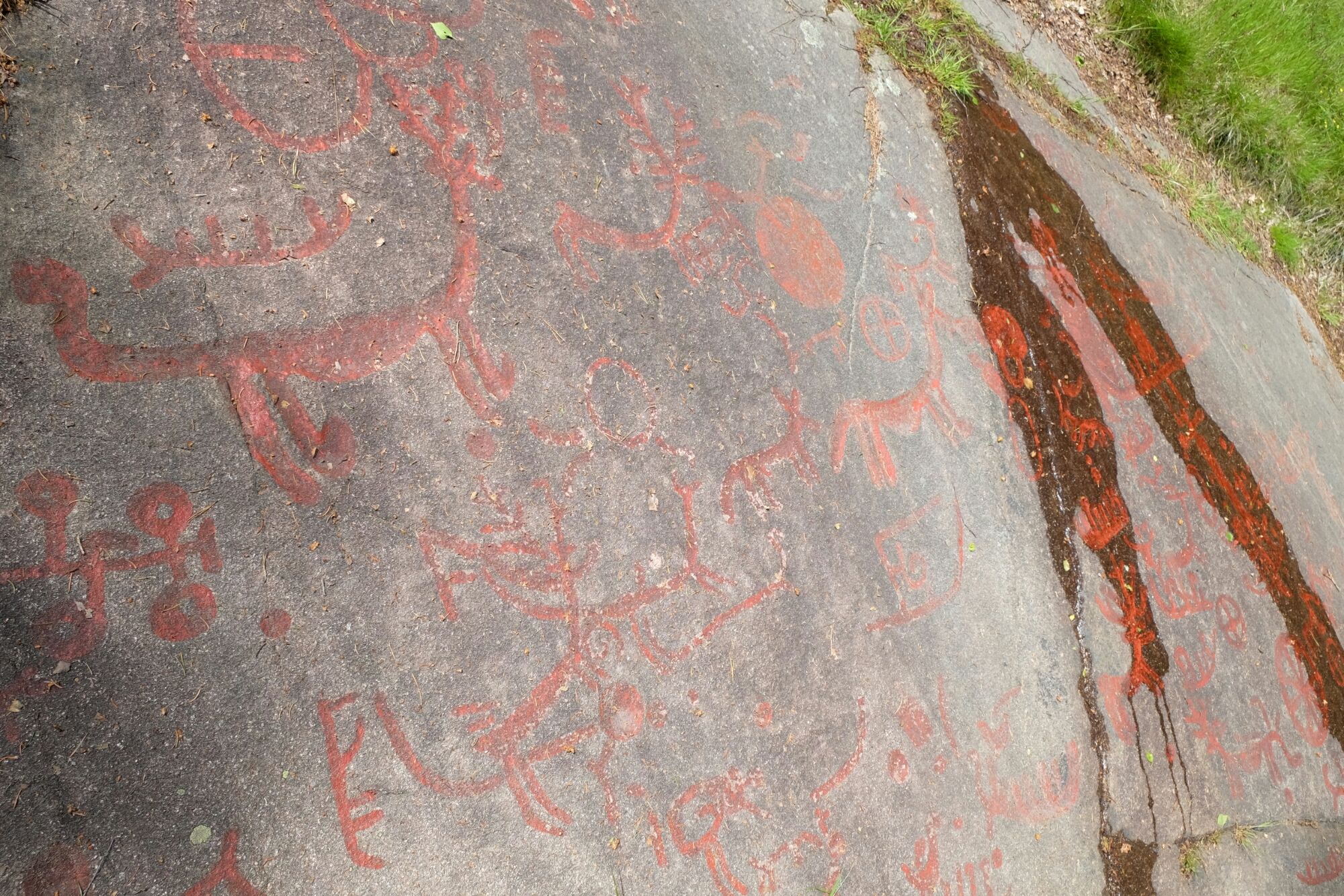 Felsritzungen (Hällristningar) bei Brastad Felsritzungen (Hällristningar) bei Brastad