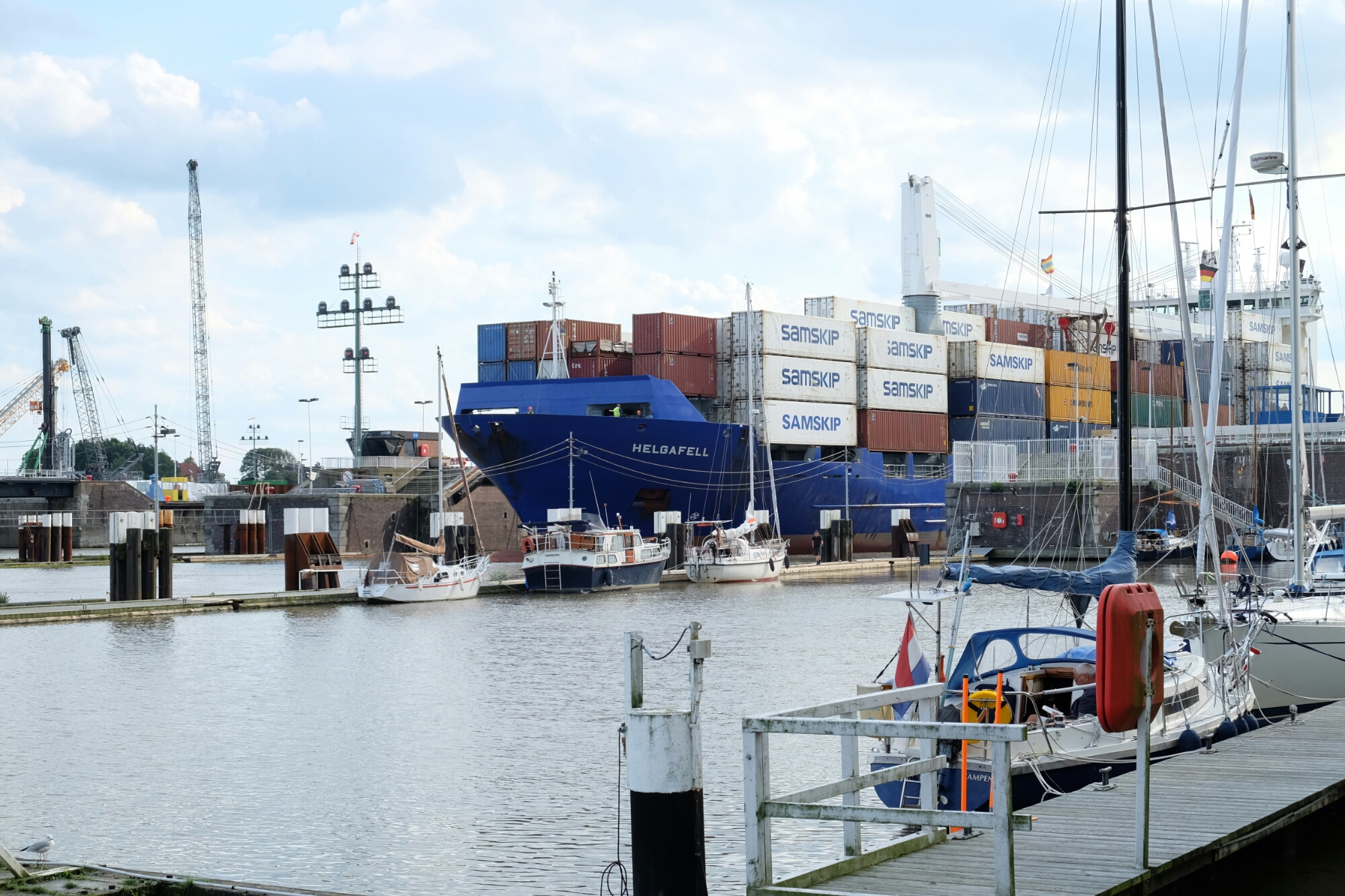 Pötte kucken an der Elbe bei Brunsbüttel (Schleusen des Nord-Ostsee-Kanals) Pötte kucken an der Elbe bei Brunsbüttel (Schleusen des Nord-Ostsee-Kanals