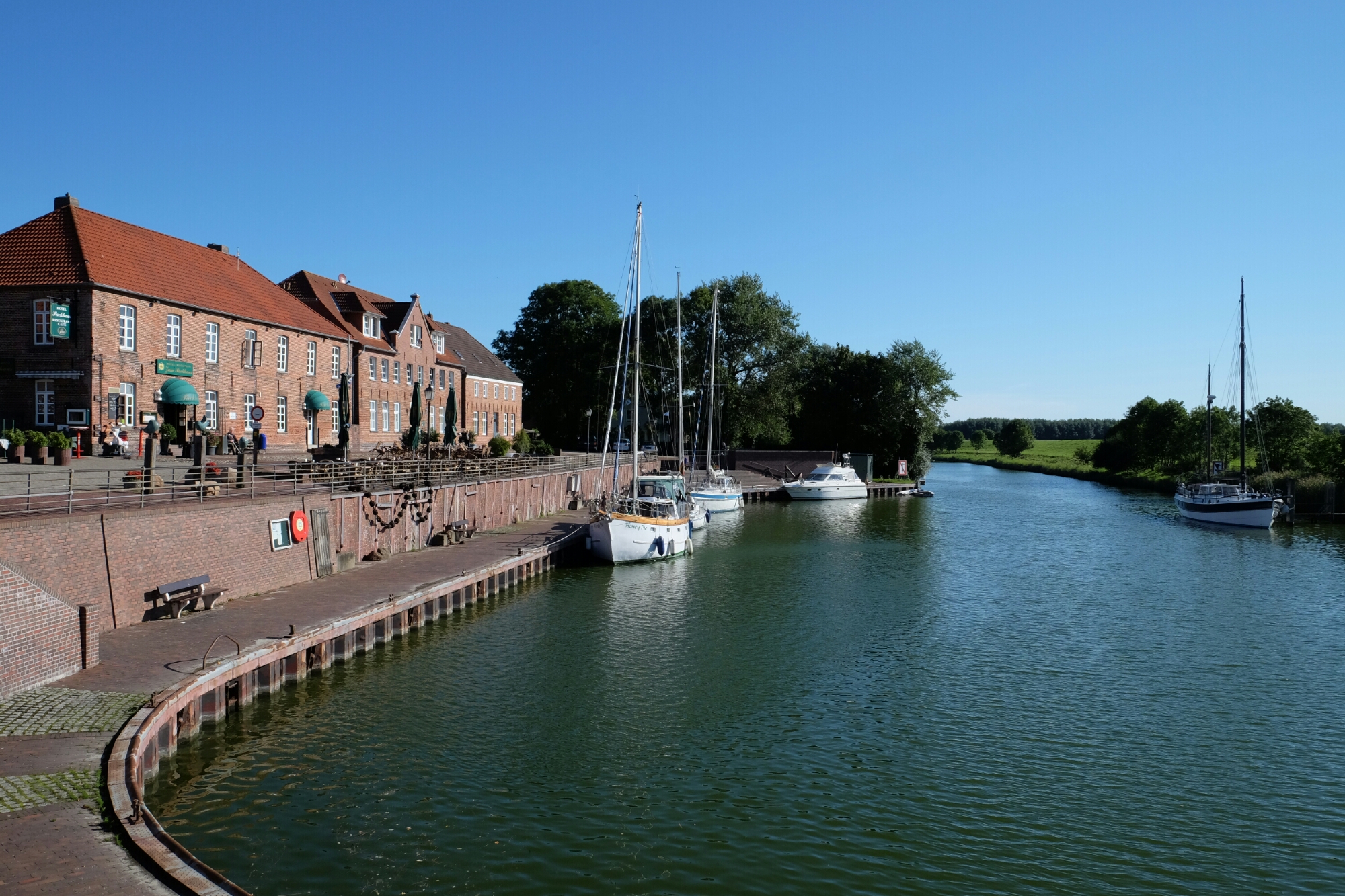 Alter Binnenhafen von Hooksiel Alter Binnenhafen von Hooksiel