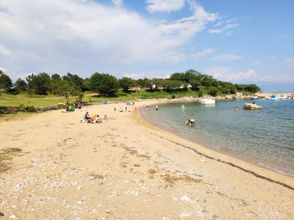 Ein Sandstrand! Bei Sv. Marak – gleich unterhalb von&nbsp;Risika
