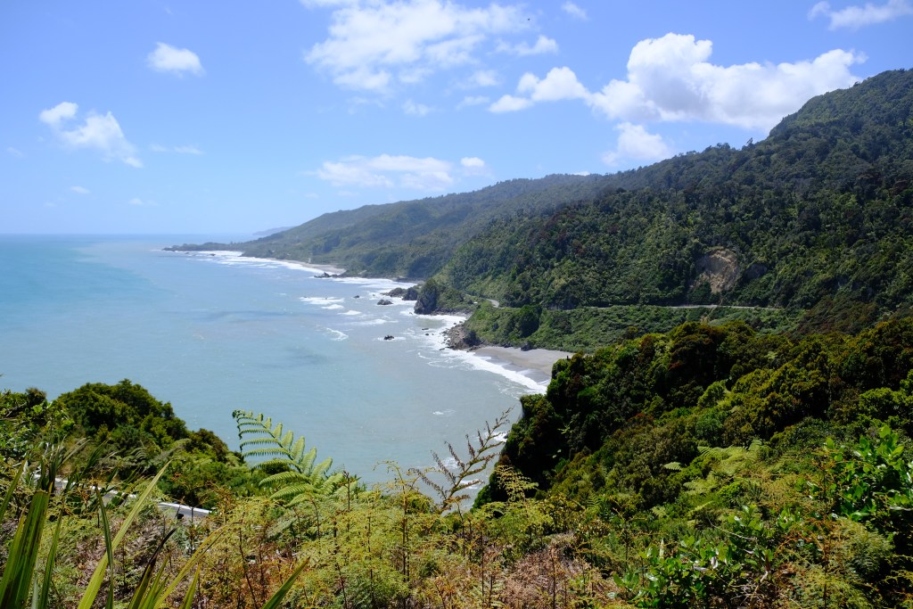 Die Great Coast Road an der wilden Westküste: Eine der spektakulärsten Küstenstrassen der&nbsp;Welt