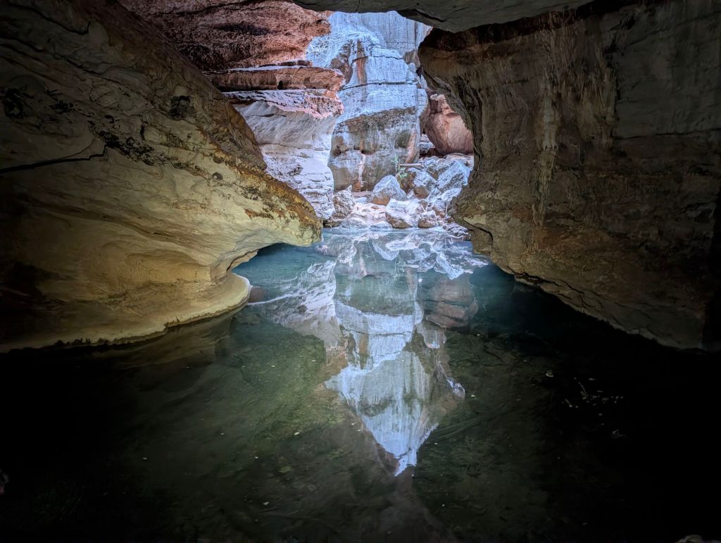 Mimbi Caves Tour – Viele interessante, nachdenkliche und lustige Geschichten in einem beeindruckenden, natürlich belassenen Höhlensystem und als Bonus ein hervorragender&nbsp;Campground