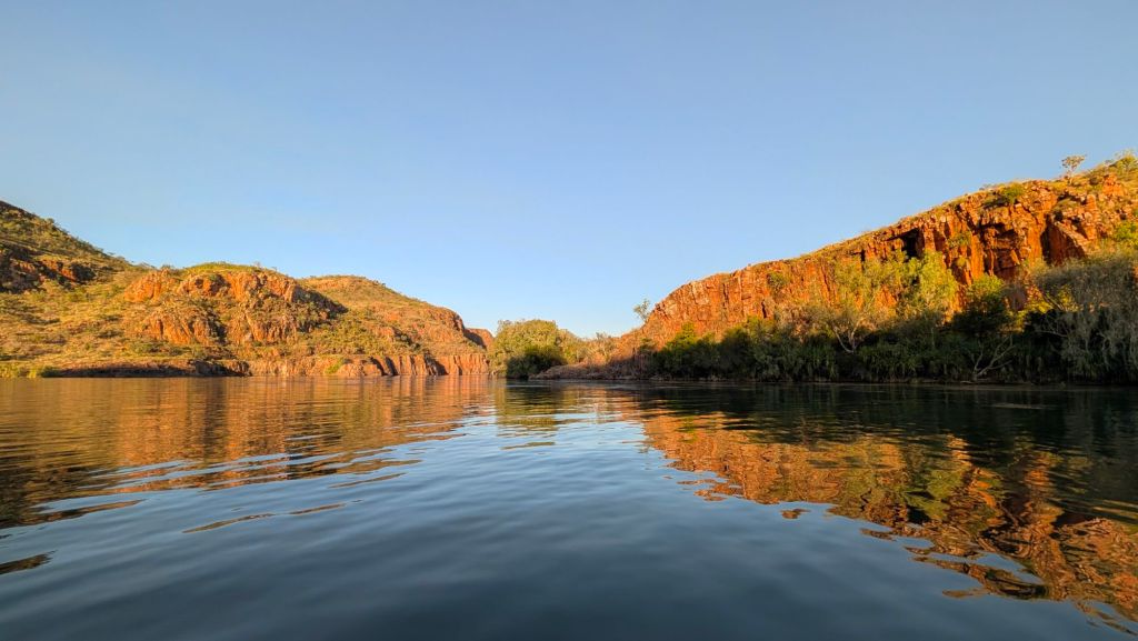 Ord River Cruise: Auf den 55km zwischen Diversion Dam und Lake Argyle Dam das künstlich erschaffene Naturparadies staunend erleben