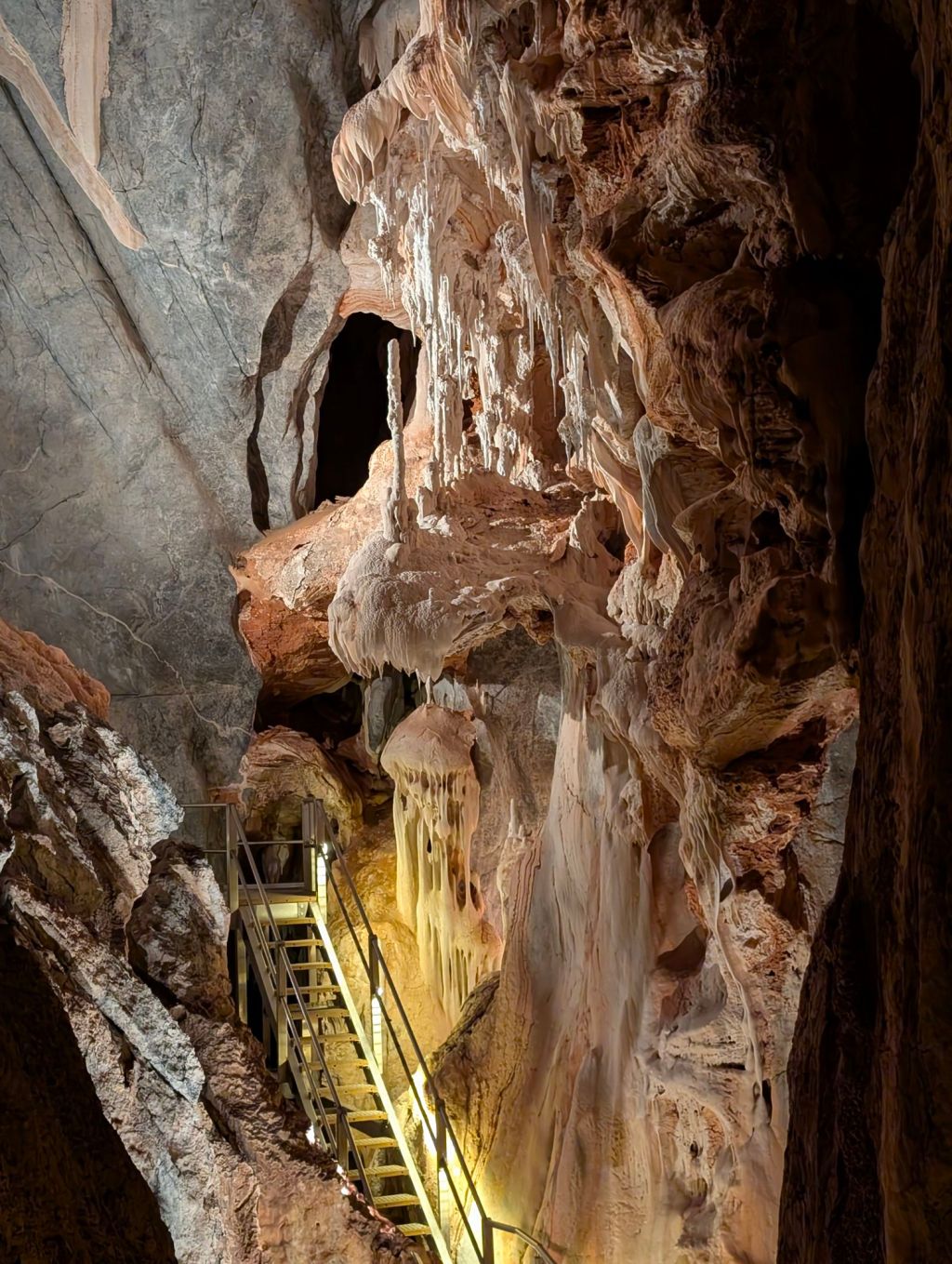 Chillagoe-Mungana Caves NP: Unerwartet schöne Kalksteinhöhlen, spannende Industriegeschichte und viel Outback-Atmosphäre in Nord-QLD