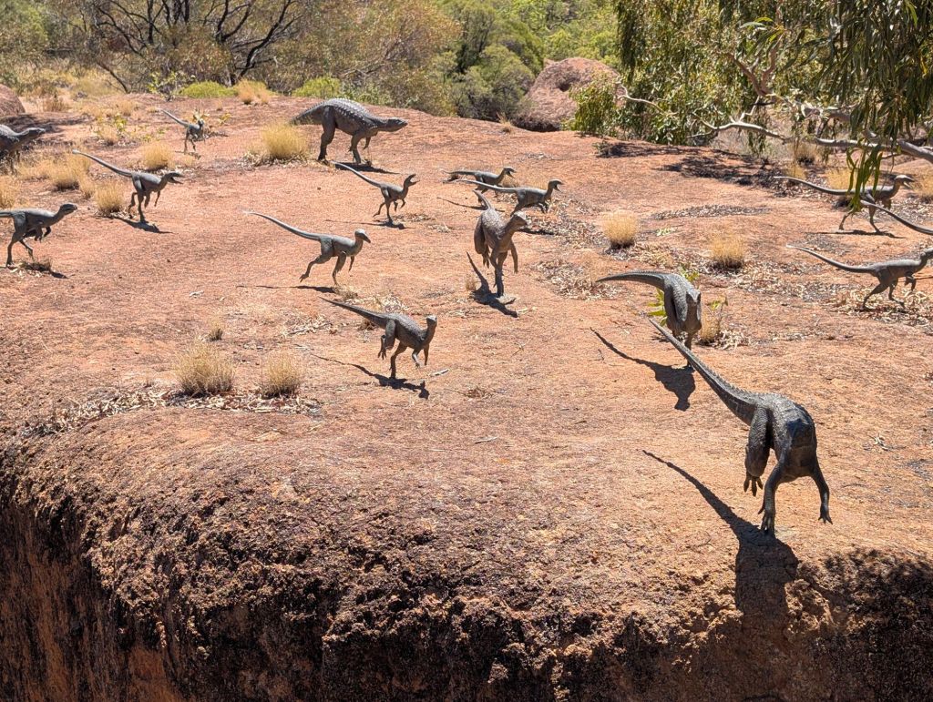 Dinosaur Trail: Wie die Dinosaurier vor rund 100 Mio Jahren das riesige Eromanga Inlandmeer und dessen Küste im jetzigen Outback von QLD&nbsp;bevölkerten